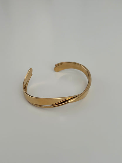 Maldo Bangle in Gold