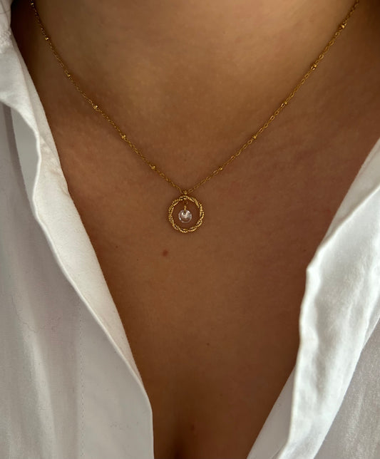 Sola Necklace