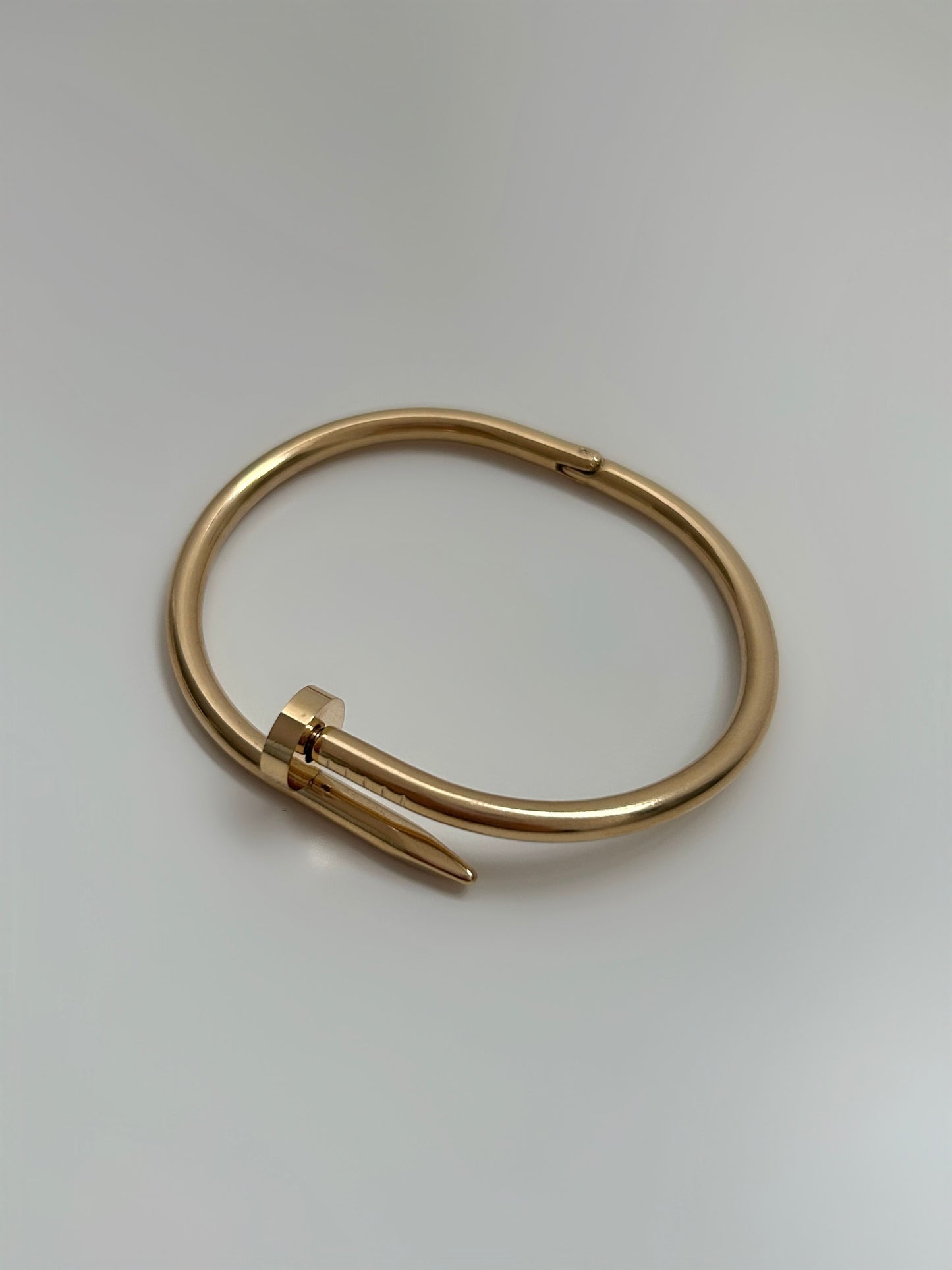 CLOU BANGLE