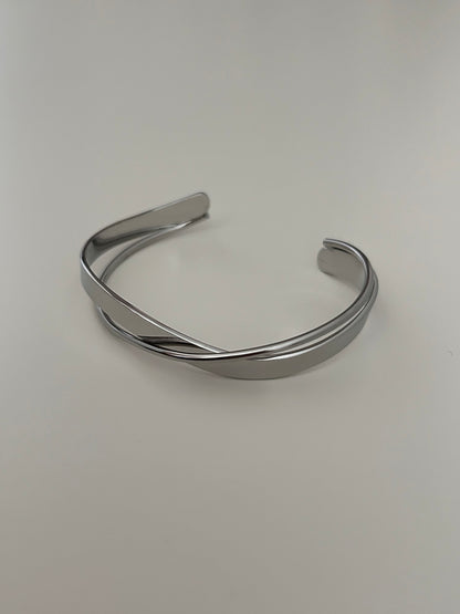 Maldo Bangle in Silver